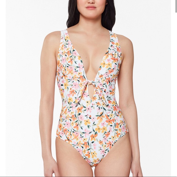 Jessica Simpson swimwear - Picture 1 of 5